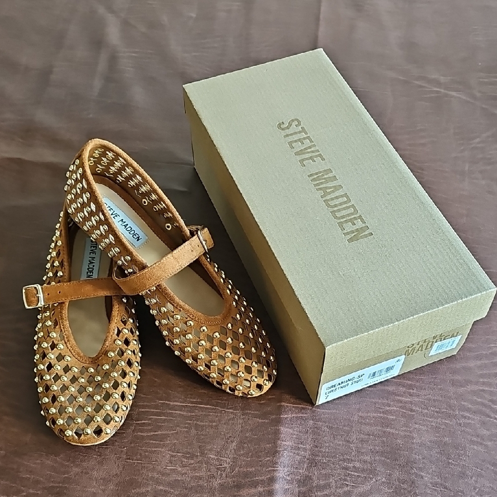 Steve Madden Tan Studded Flats